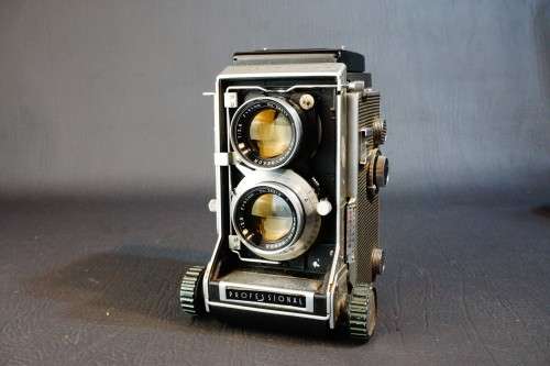Mamiya C33 Professional 6x6 120 TLR with Sekor 80mm F2.8 Lens  **Great Condition**
