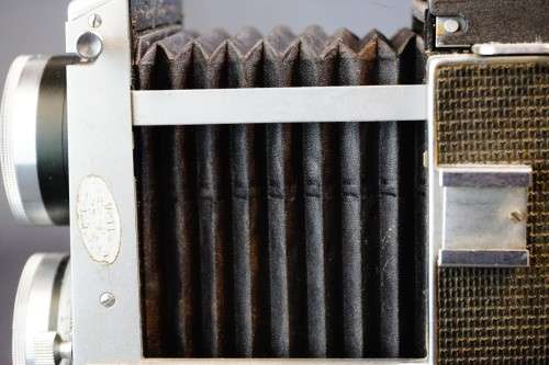 Mamiya C33 Professional 6x6 120 TLR with Sekor 80mm F2.8 Lens  **Great Condition**