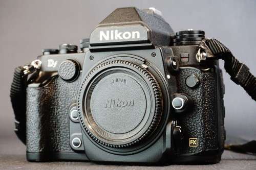 Nikon DF 16.2MP FX Full Frame Digital SLR Camera Body Black **Great Condition**