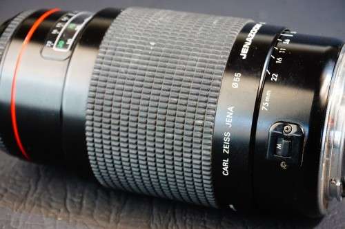 Carl Zeiss 75-300mm f4.5-5.6 Jenazoom Macro MC for Canon SLR Cameras **Excellent Condition**