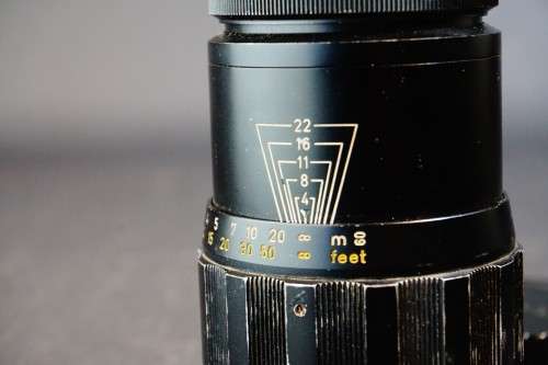 Leica Leitz Wetzlar Tele-Elmar 135mm F4 M Mount Lens with 12575 Lens Shade **Great Condition**