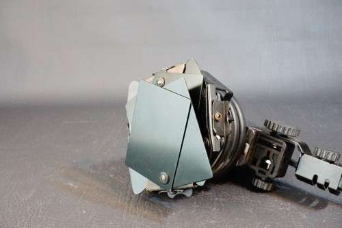 Lowel Pro-Light Focusing Flood Light With Barn Doors , Bulb Included **Great Condition**