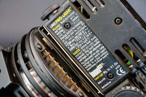 Lowel Pro-Light Focusing Flood Light With Barn Doors , Bulb Included **Great Condition**