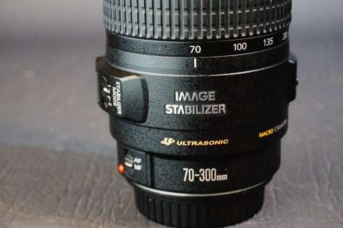 Canon EF 70-300mm f/4-5.6 IS USM Lens in Canon EF Mount  **Excellent Condition**