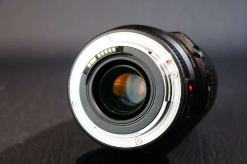 Canon EF 70-300mm f/4-5.6 IS USM Lens in Canon EF Mount  **Excellent Condition**