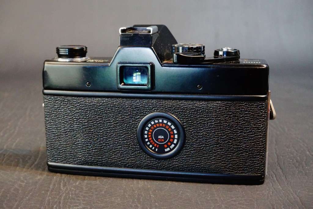 **Rare Black** Minolta SRTMC 35mm SLR Film Camera with Rokkor 50mm F1.7 Lens  **Excellent Condition*