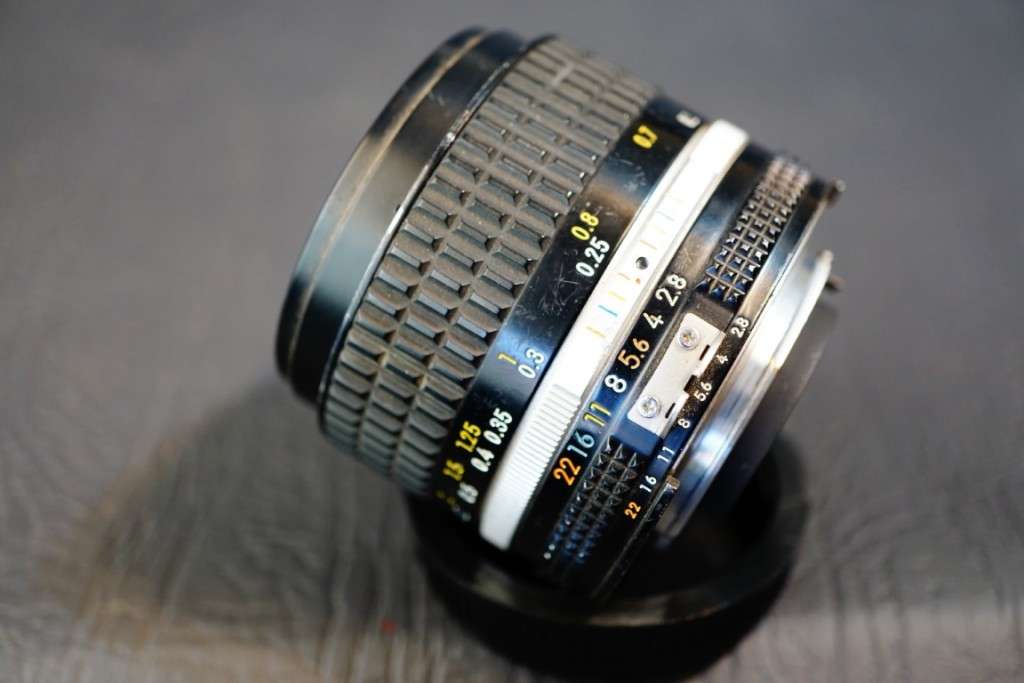 Nikon Nikkor 28mm F2.8 Lens in Nikon AIS Mount   **Excellent Condition**