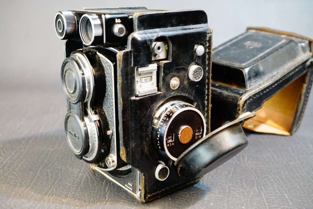 Minolta Autocord CdS TLR 6x6 Medium Format Camera with Built in CDS Meter  **Excellent Condition**