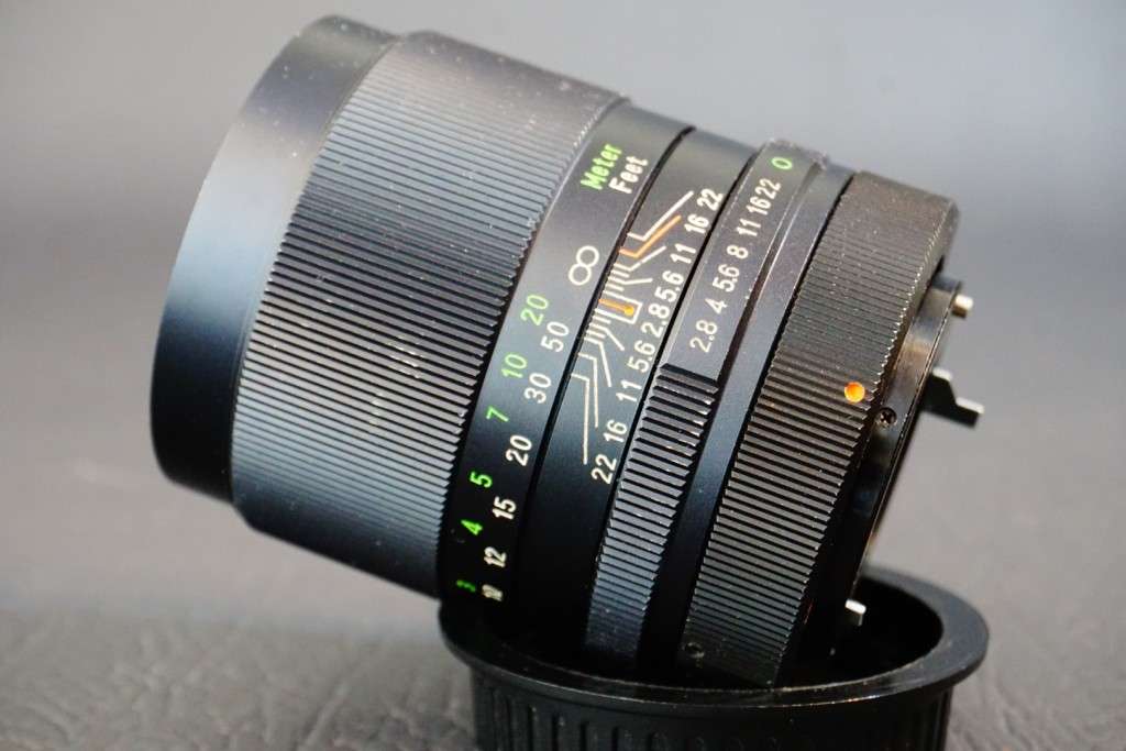 Vivitar 100mm F2.8 Lens in Canon FD Mount  **Excellent Condition**