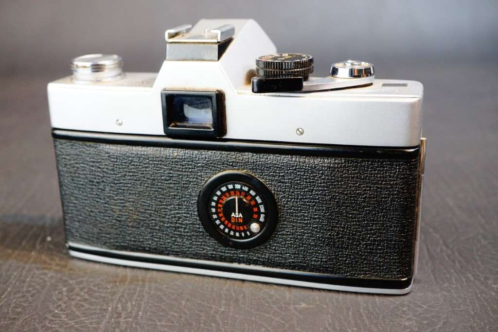 Minolta SRT 101 35mm SLR Camera with Minolta 50mm F1.7 Lens and Half Case  **Excellent Condition**