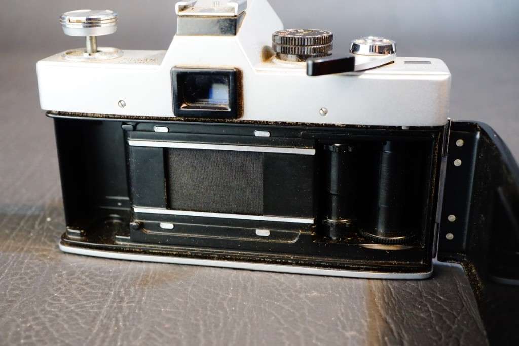 Minolta SRT 101 35mm SLR Camera with Minolta 50mm F1.7 Lens and Half Case  **Excellent Condition**