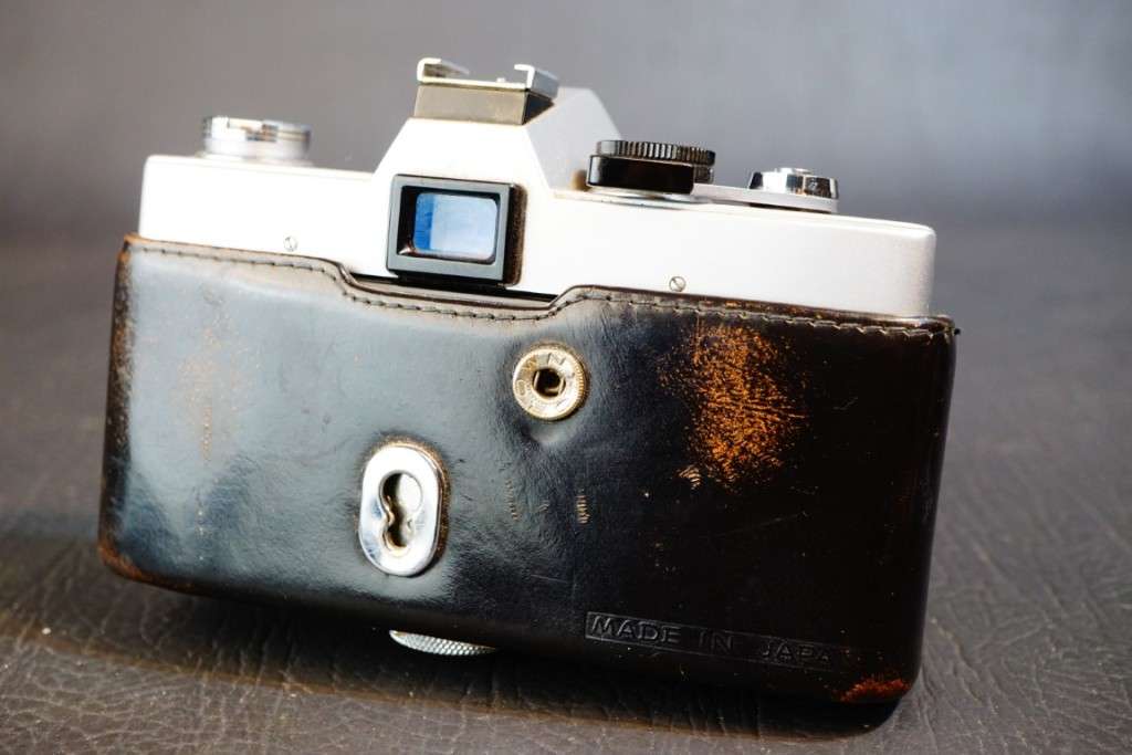 Minolta SRT 101 35mm SLR Camera with Minolta 50mm F1.7 Lens and Half Case  **Excellent Condition**