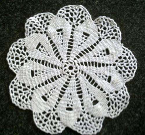 White filet crochet cotton doilie 30cm