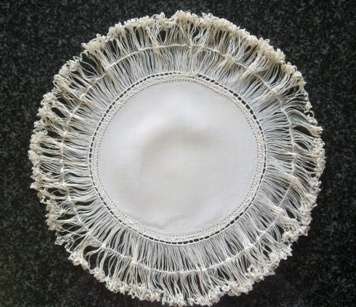 Exquisite antique linen and hairpin lace doilie 30cm