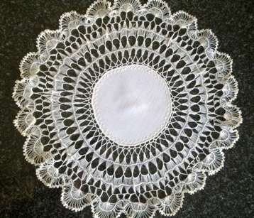 Gorgeous large antique hairpin lace doilie with linen centre 38cm