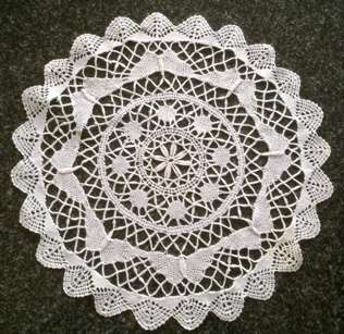 Large Maltese lace doilie 39cm