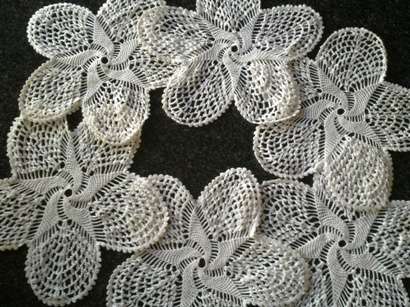 Lovely set of six snow white cotton crochet doilies 28cm
