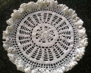 Pretty white crochet doilie with ruffled edge 26cm