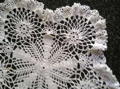 Lovely five petal doilie with ruffled edge 32cm