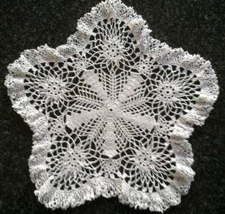 Lovely five petal doilie with ruffled edge 32cm