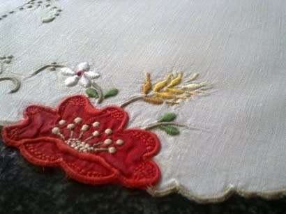 Madeira linen hand embroidered doilie 23cm