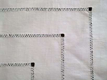 Lovely vintage drawn thread small tablecloth