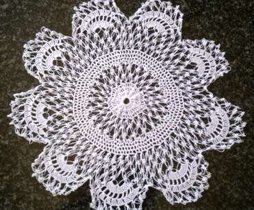 Antique white lace doilie 25cm