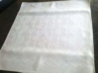 Pair of vintage linen Damask dinner serviettes