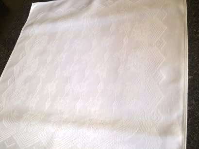 Pair of vintage linen Damask dinner serviettes