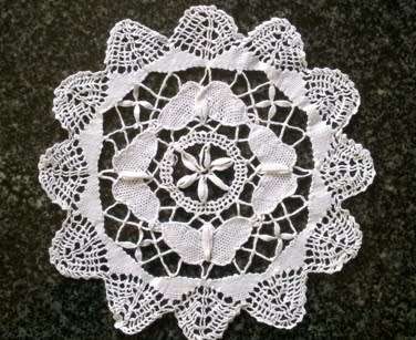 Vintage Maltese lace doilie 20cm