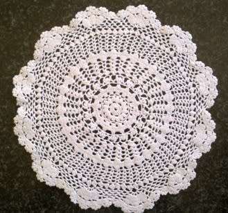 Pretty white cotton crochet doilie 23cm