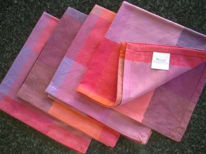 Four cotton dinner serviettes 44cm