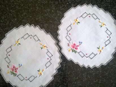 Pair of Italian white linen embroidered doilies 19cm