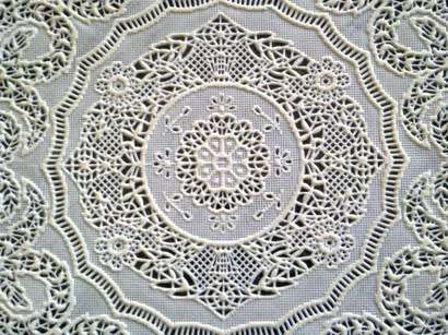 Genuine 70's white vinyl doilie 18cm