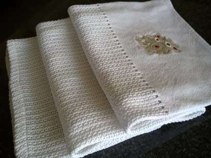 White cotton baby blanket