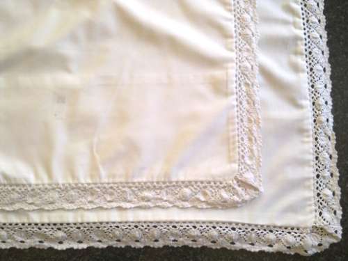 Lovely pair of vintage Woolworths pillowcases with crochet edge