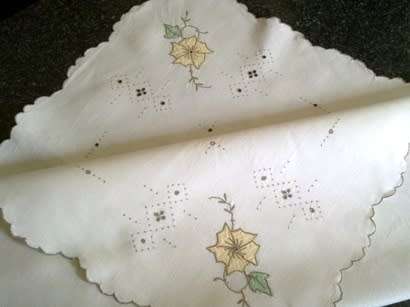 Beautiful small Madeira tablecloth / centre piece