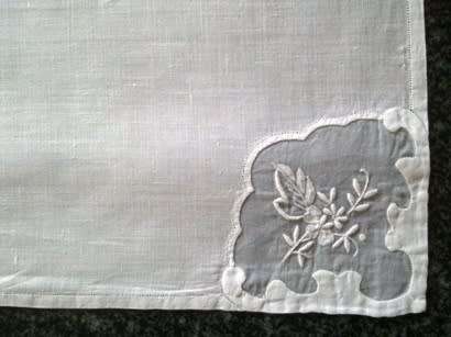 Four beautiful individual white linen dinner serviettes - harlequin set