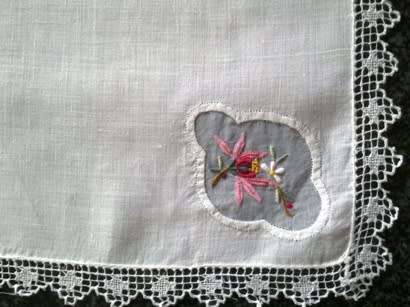 Four beautiful individual white linen dinner serviettes - harlequin set