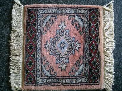 Mini Persian carpet hand knotted wool - strawberry field