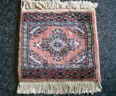 Mini Persian carpet hand knotted wool - strawberry field