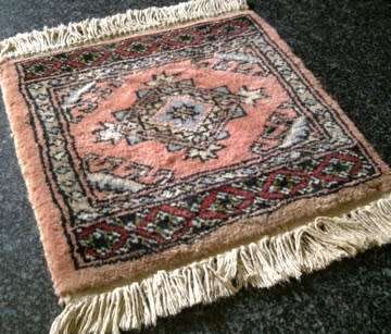 Mini Persian carpet hand knotted wool - strawberry field
