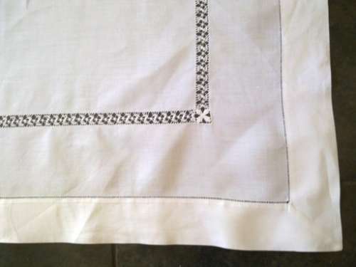 Elegant antique white linen small tablecloth / centre piece