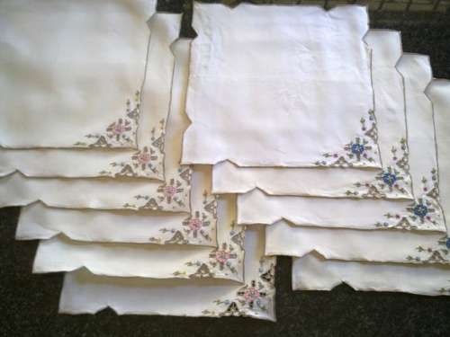 Lovely Madeira linen lunch napkins x 11