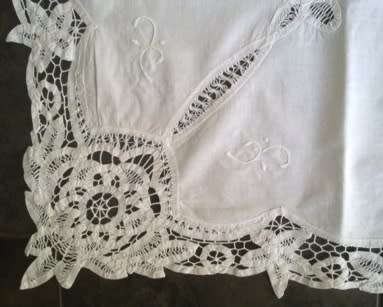 Lovely antique white linen and tape lace tablecloth - 1.27m square