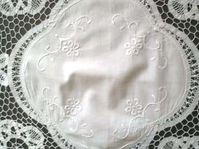Lovely antique white linen and tape lace tablecloth - 1.27m square