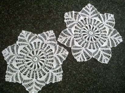 Pair of white crochet doilies - 28cm