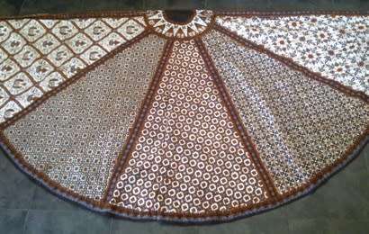 Striking large round cotton batik style tablecloth - 1.95m