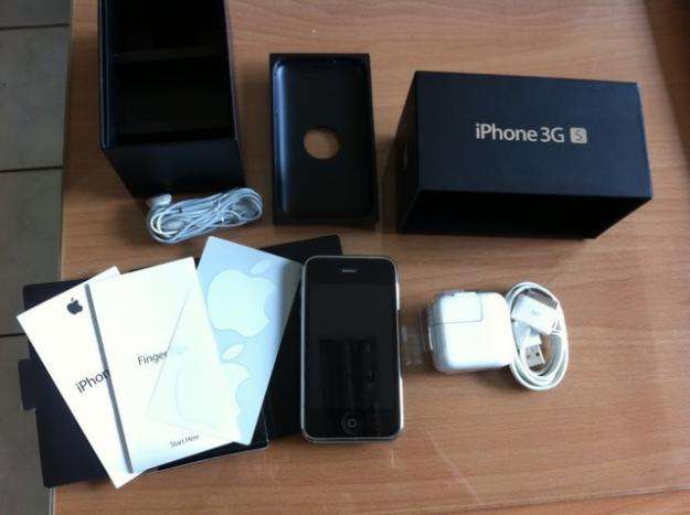 Apple iPhone 3GS 32Gb AND Philips iPhone Docking Station - both in pristine condition