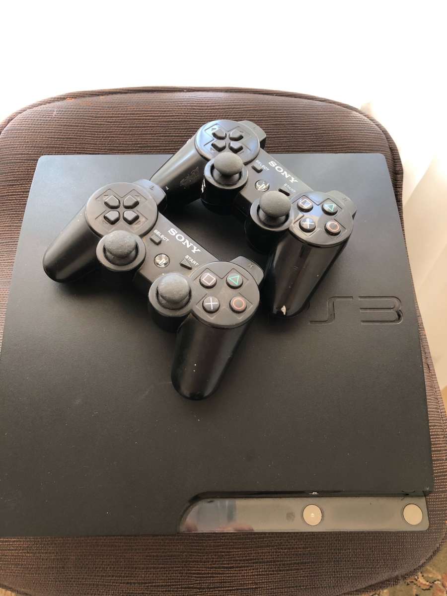 ***Selling as non-functional*** SONY PS3 MODEL CECH-2004B and two ORIGINAL SONY PS3 WIRELESS CONTROL